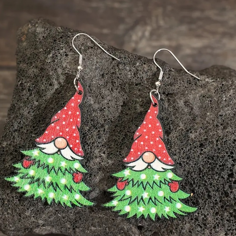 NEW Christmas Gnomes Dangle Earrings - Picture 3 of 4